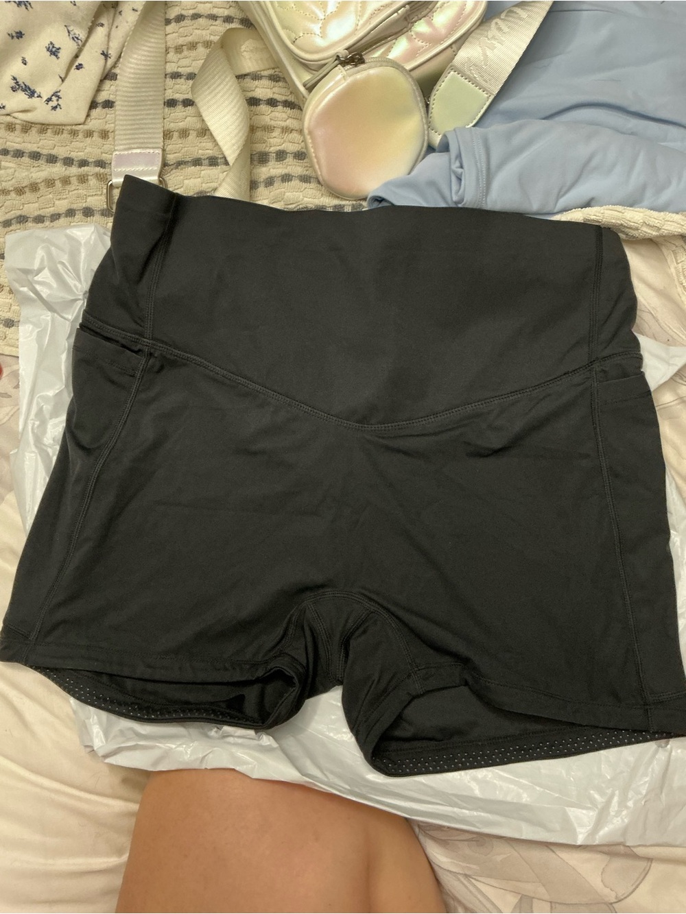 HALARA Black High-Rise Bike Shorts tummy control leg grippys